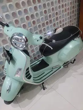 Dijual Vespa GTS 2022 NIK 2021