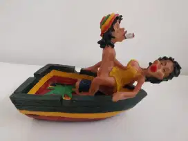 Souvenir/Pajangan Asbak Asli Jamaica