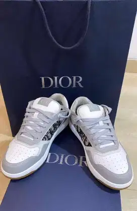 Dior shoes authentic 99%!!