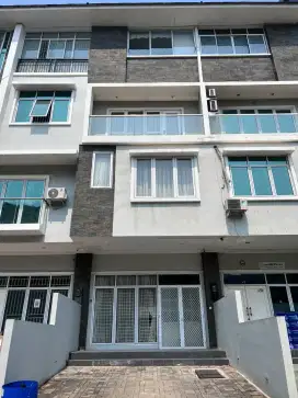Dijual Rumah Full Furnish Elang Laut Uk 5x18 Pantai indah kapuk