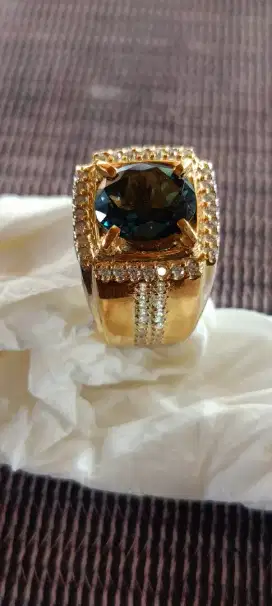 Blue topaz London