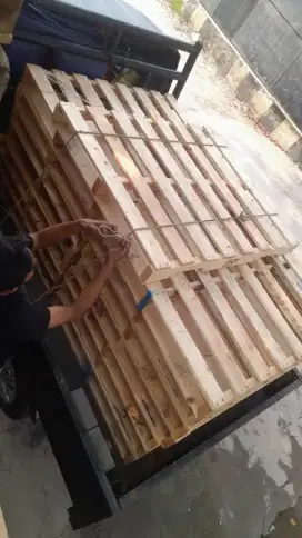 Palet Kayu Bekas Pakai