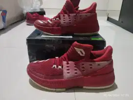 Sepatu Basket Dame Lillard Red 42