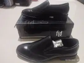 Sepatu Formal Fladeo Black 43