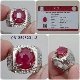 SALE!! Ruby Burma Red Color 4.42cts CGL Lab