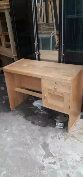Meja kantor murah