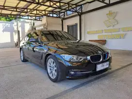 BMW 320i LCi F Sport matic 2016 hitam