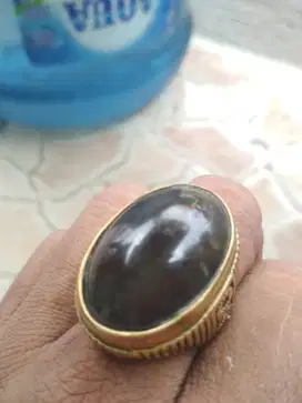 Batu cincin kecubung wulung.