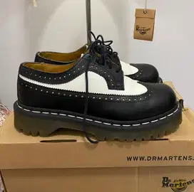 Dr Martens 3989 Brogue Bex size 38