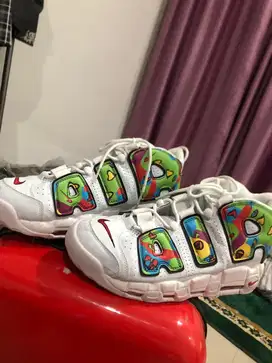 Nike UpTempo Peace Love Woosh GS