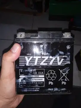 Baterai aki motor yuasa YTZ7V