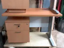 Meja kualitas oke