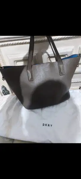 DKNY TOTE BAG IN GREEN ARMY