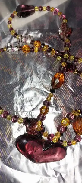 Kalung panjang ungu hati