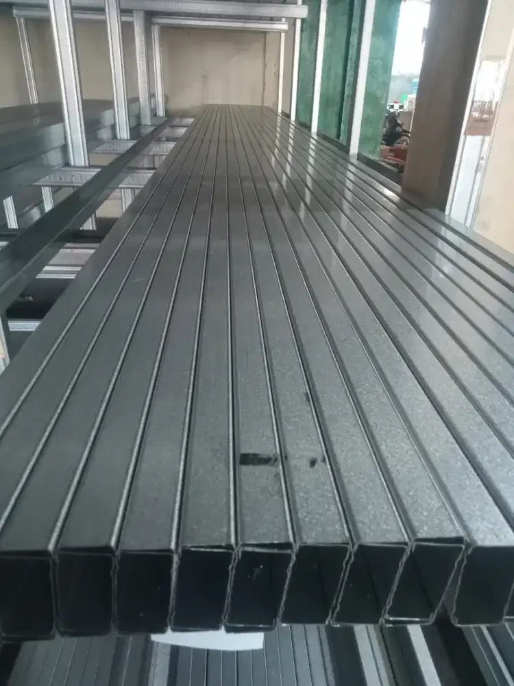 Terpasang Atap Rumah Baja Ringan