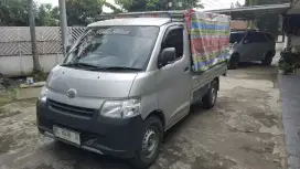 Bak terbuka pick up pengiriman barang angkutan