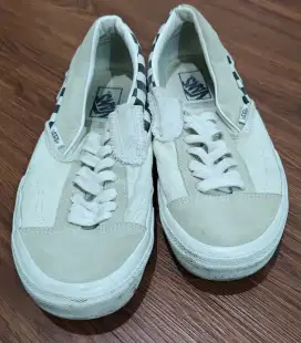 Sepatu Vans cut n paste