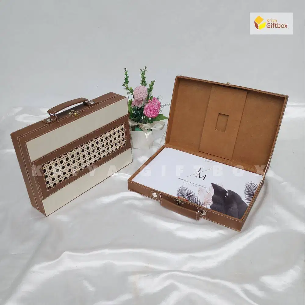 Box Album Foto Bahan Kulit Sintetis Kombinasi Rotan