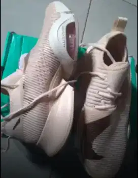 sepatu nike bekas