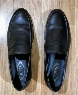 Sepatu Merek TOD'S