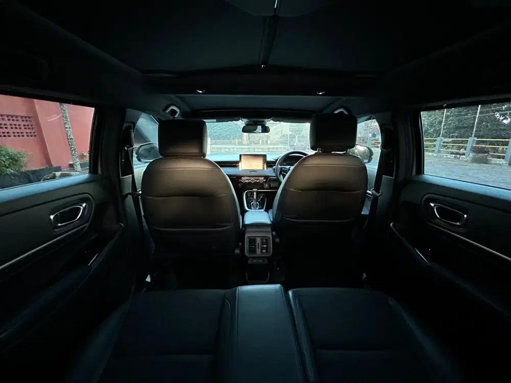ISTIMEWA HRV SE TWO TONE 2023 Garansi Honda