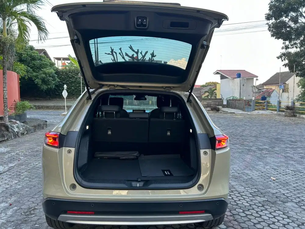 ISTIMEWA HRV SE TWO TONE 2023 Garansi Honda