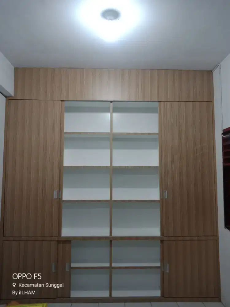 Lemari arsip tempahan