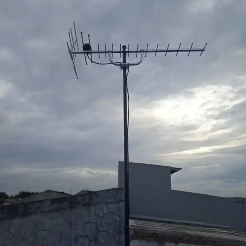 Instalasi Pasang Antena TV Digital Bergaransi