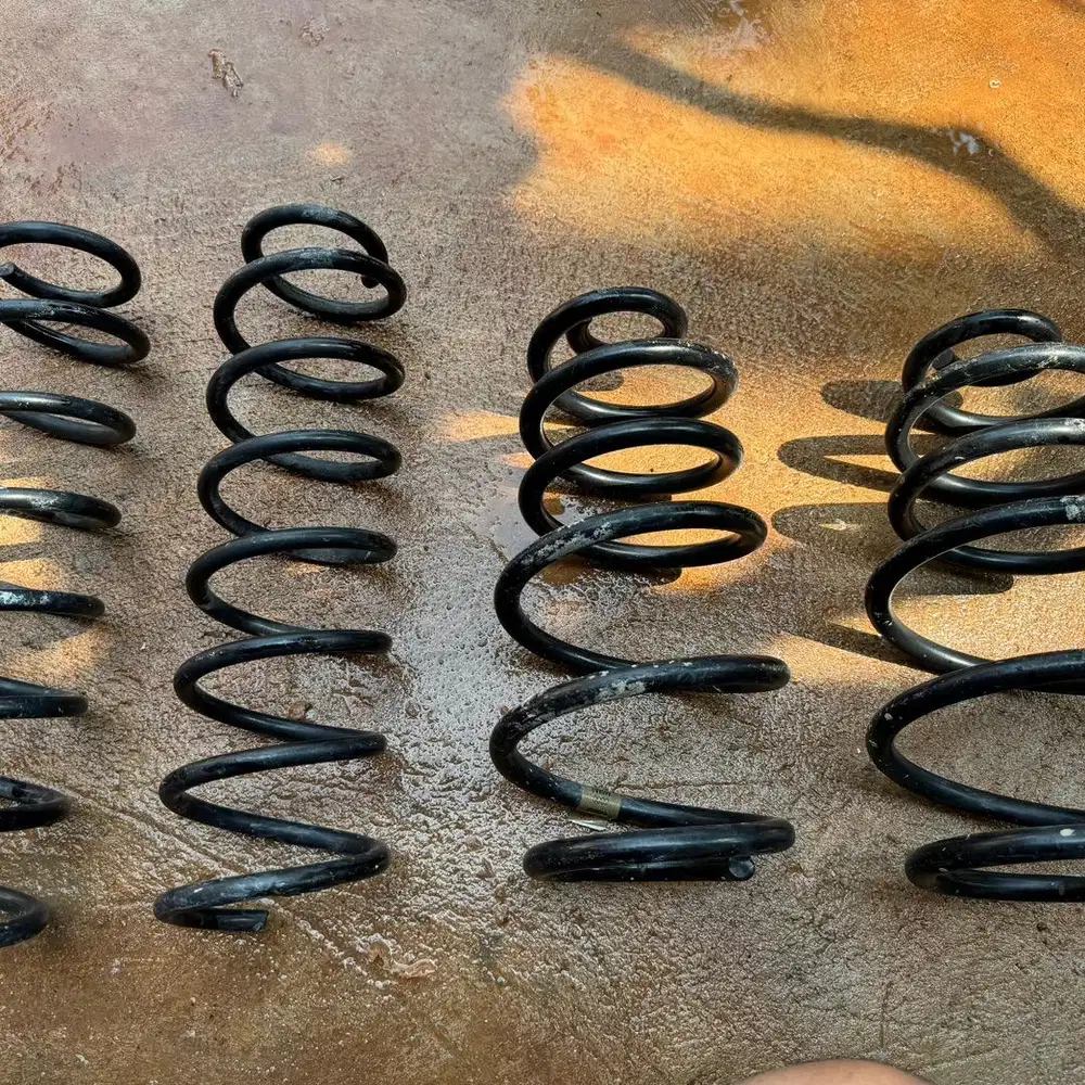 Coil Spring Per Jeep Wrangler JK Sport 2011 Original