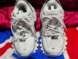 Sepatu Balenciaga track uk40