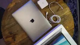 DI BELI DAN DICARI MACBOOK