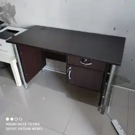 MEJA TULIS KAKI BESI