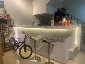 Meja bar bekas cafe