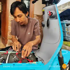 SERVICE SEPEDA & MOTOR LISTRIK