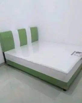 Springbed putih garis hijau