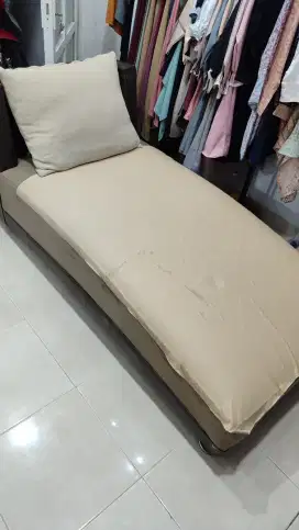 Sofa modern minimalis Ukuran panjang 175cm lebar 80cm