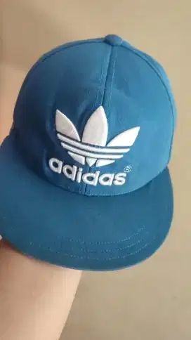 Topi snapback adidas