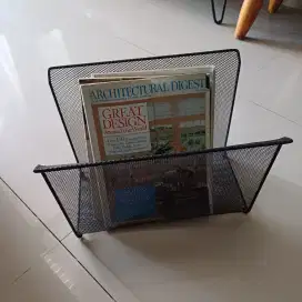 Tempat majalah minimalis warna hitam uk,P34,T26,L18,
