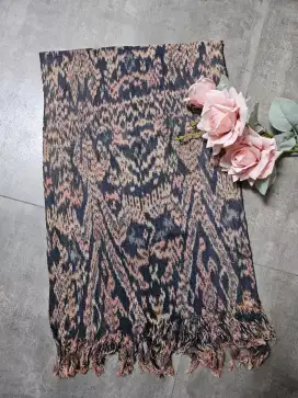 Selendang  kain tenun handmade