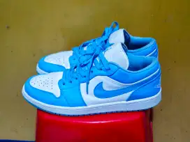 Sepatu Nike Air Jordan 1 low unc blue sz 44 original