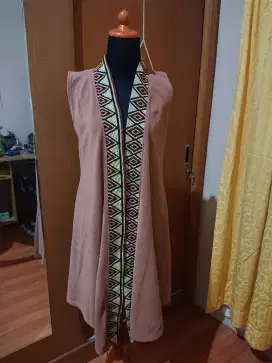 LIKE NEW-Long Outer Motif Etnik Elegant - Warna Mocca