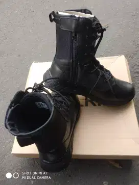 Jual sepatu pdl jatah polri original size 39 bisa kirim byar d tempt
