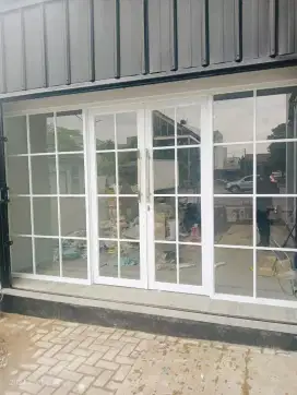 Kami siap memasang kusen pintu jendela alumunium dan partisi kaca