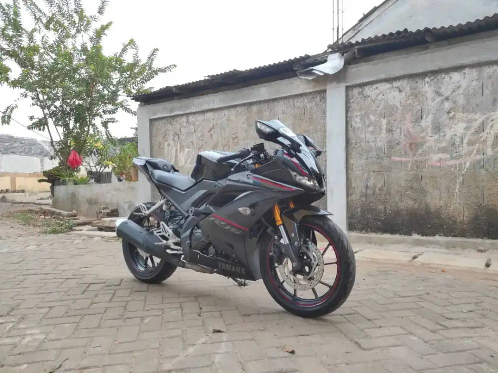 Yamaha R15 V3 Black Glossy