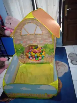 Bola warna warni dan warna pastel