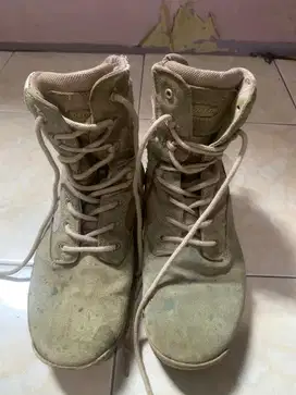 Sepatu boots Army Delta uk. 43