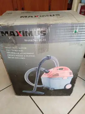 Vacuum Cleaner vet n dry merk maximus