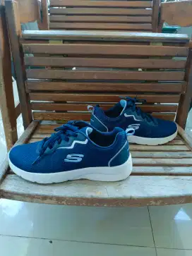 Sepatu Skechers Memory Foam