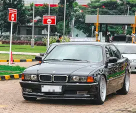 DIJUAL BMW E38 740i AT tahun 1994
