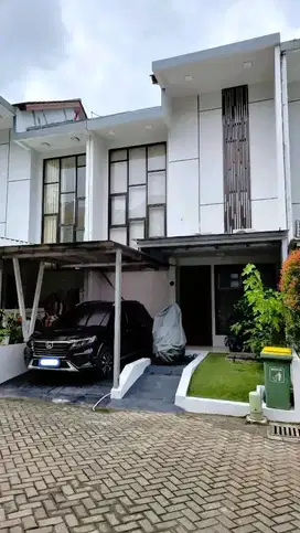 Rumah cantik 2 lantai legoso ciputat timur siap huni
